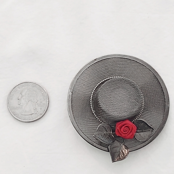 Vintage Silver Mesh Hat Brooch with Red Rose Detail - Picture 4 of 4